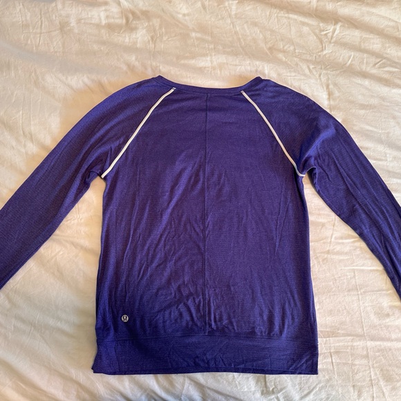 Lululemon Weightless Crew - Picture 2 of 3